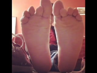 [gallery feet 18 ]